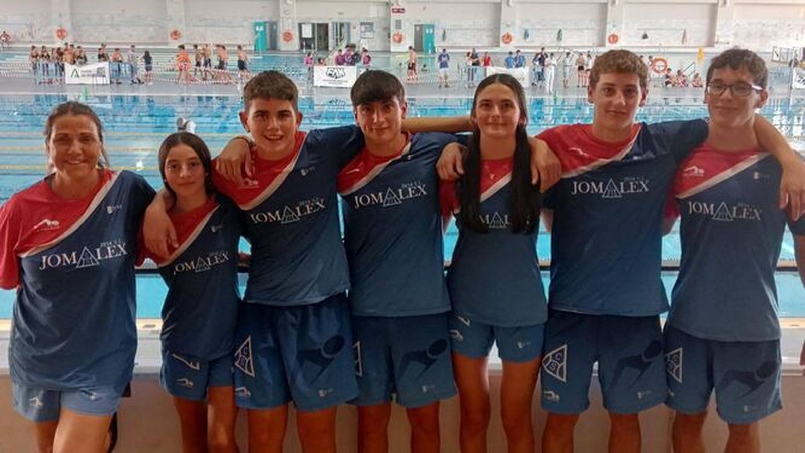 De izquierda a derecha, Alicia Medina (entrenadora), Carla Herrera, Juan Tuñón, Mario Barrientos, María Jesús Moreno, Nicolás Gilabert y Yeison Merino.