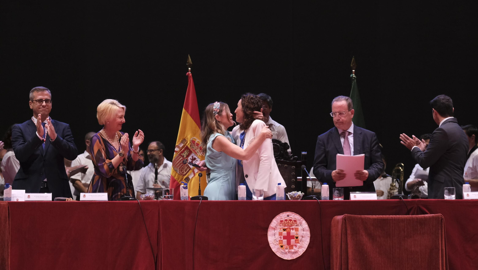 Imágenes de la constitución de la Corporación Municipal de almería, con María Vázquez como Alcaldesa