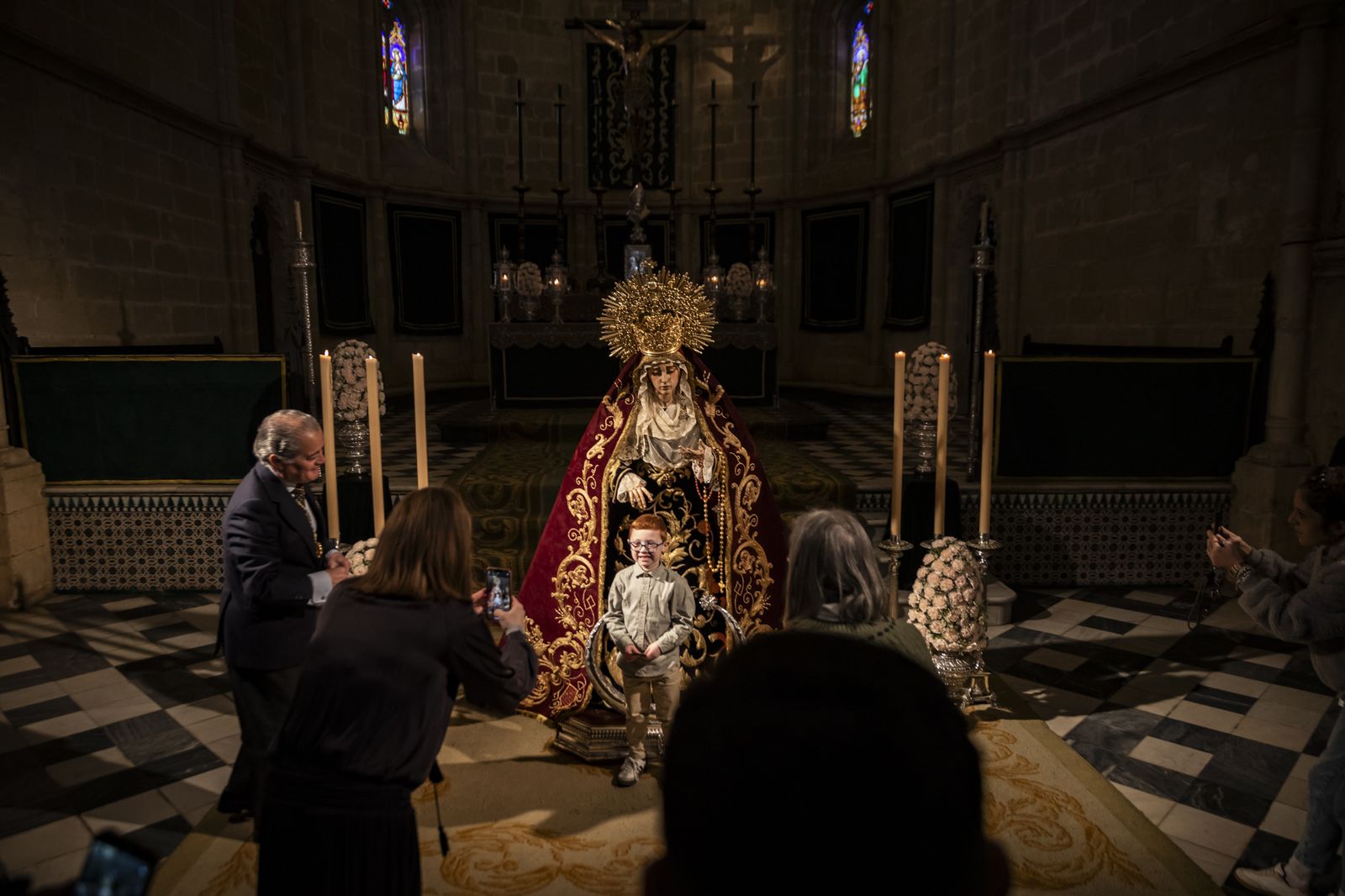 Las imágenes de los besapiés y besamanos del Segundo Domingo de Cuaresma en Jerez