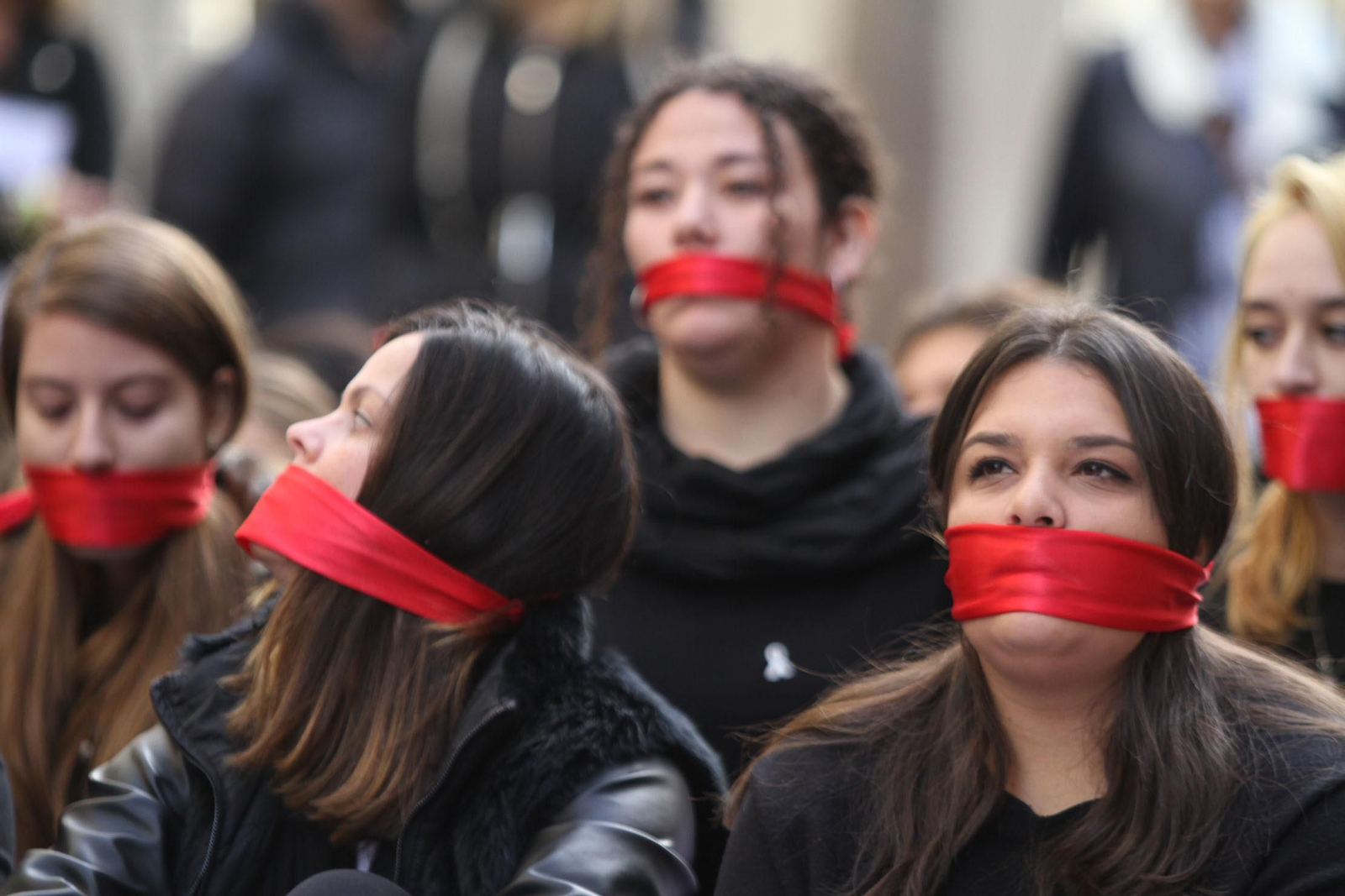 Lectura de manifiesto de violencia contra la mujer