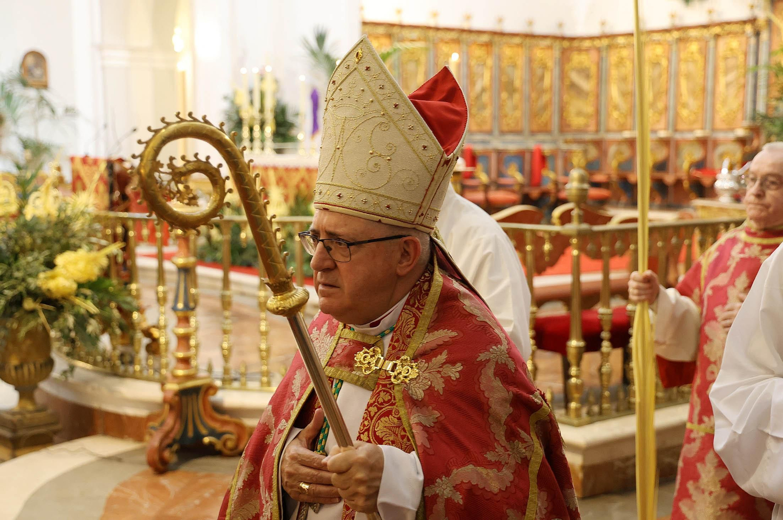Domingo de Ramos 2025: Imágenes de la Misa presidida por el obispo de Huelva, Santiago Gómez, en la Catedral de Huelva