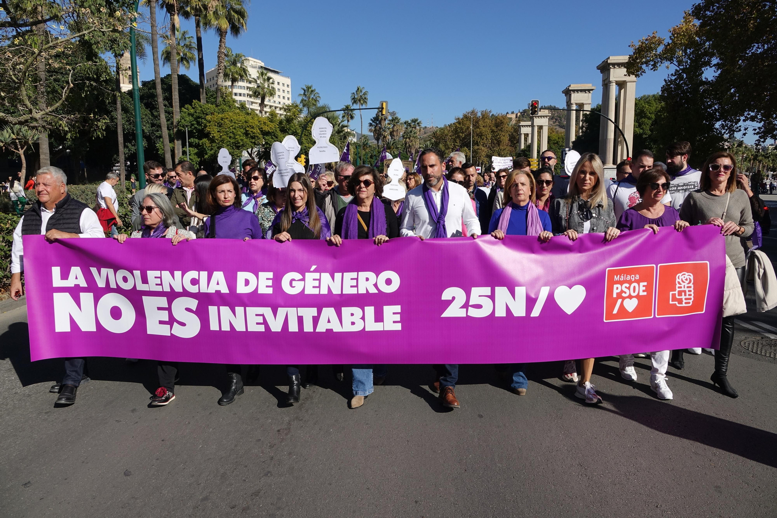 El PSOE de Málaga, durante la marcha.