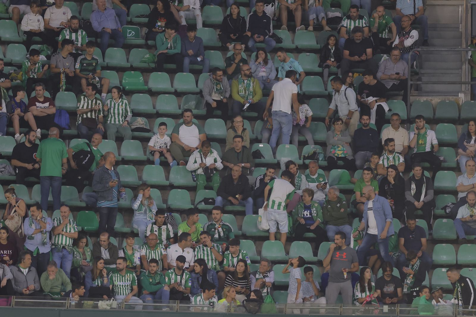 Búscate en las fotos de Betis-Getafe