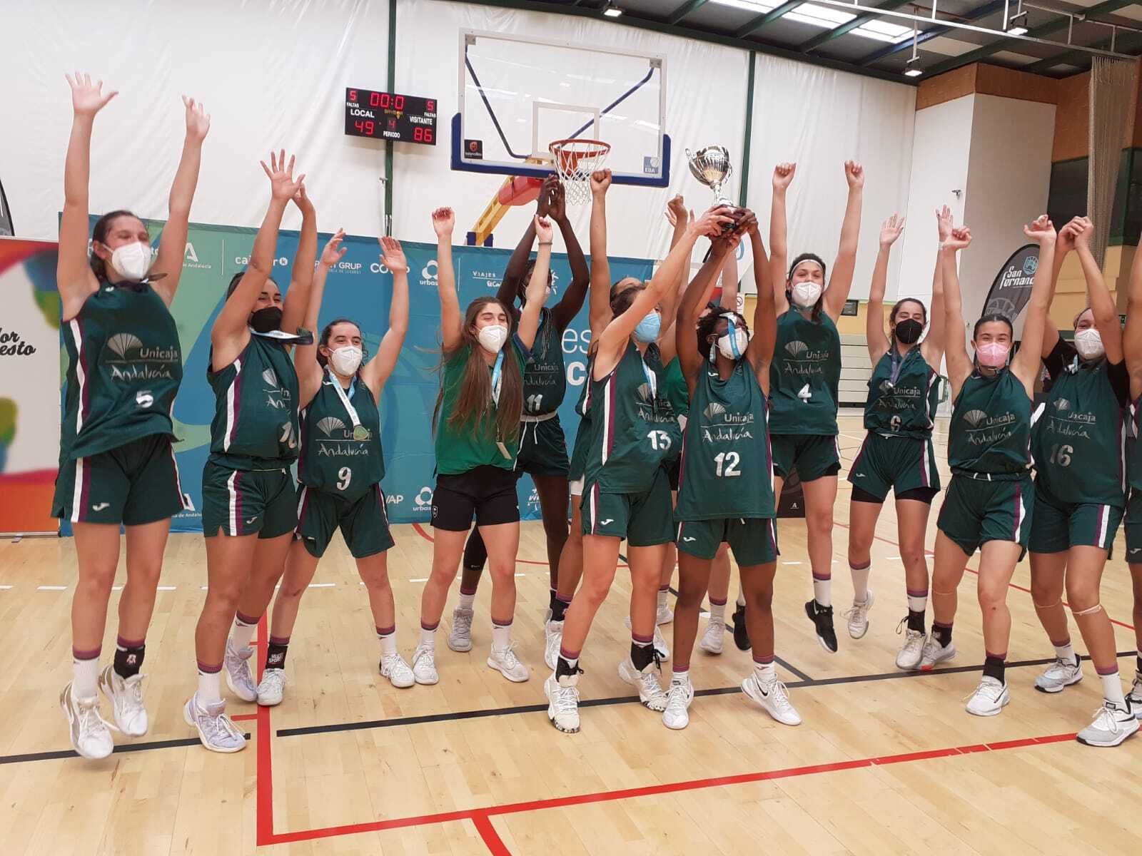 El junior femenino celebra el título de campeonas de Andalucía