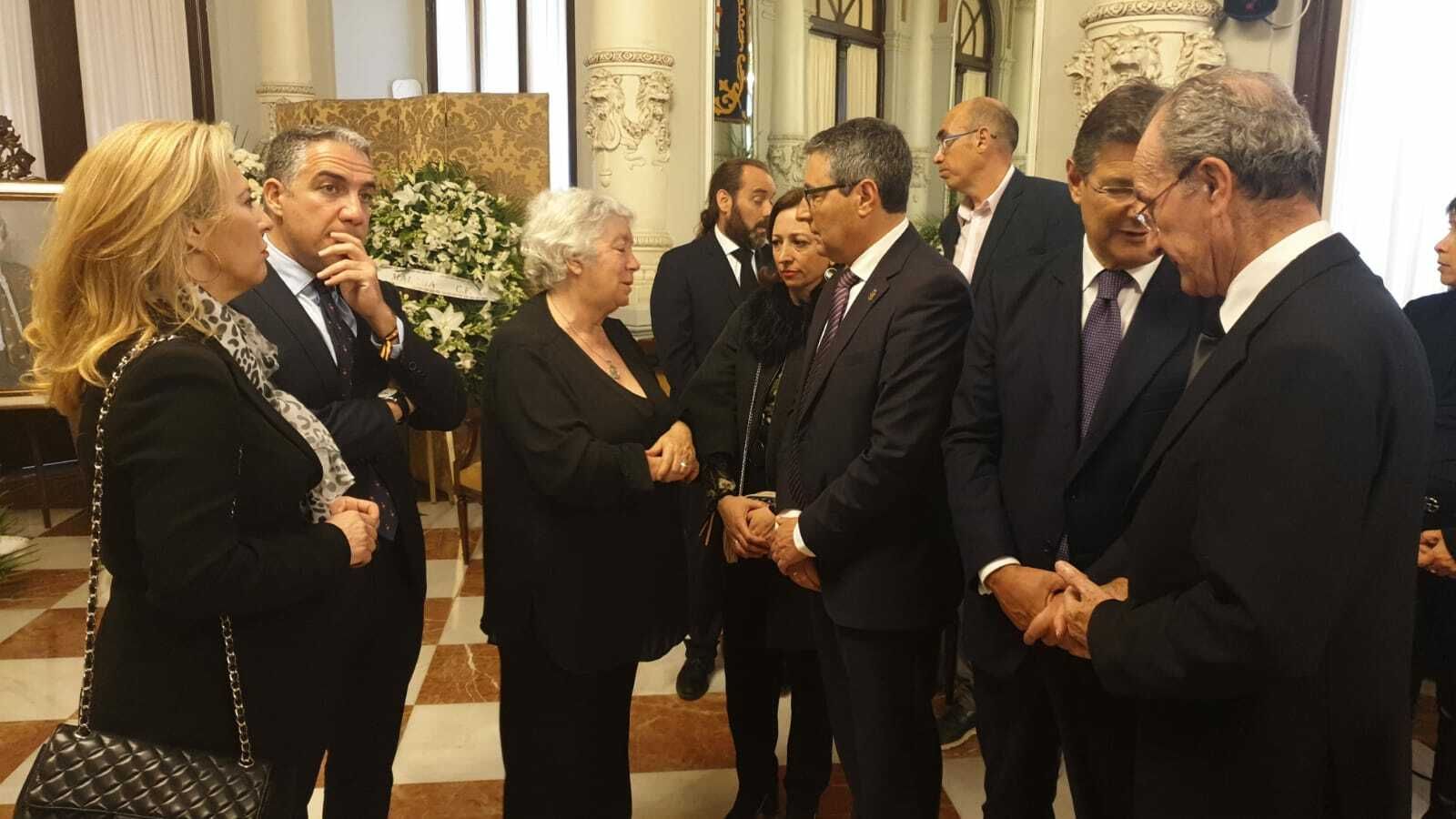 Fotos de la capilla ardiente de Manuel Alcántara