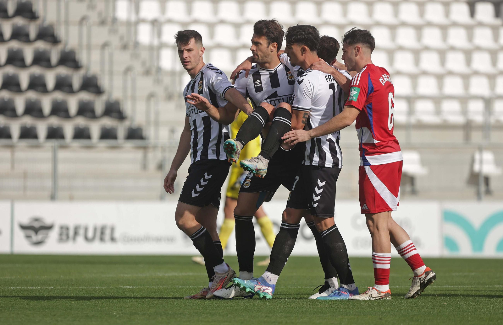 Las mejores fotos del Balona - Recreativo de Granada de Segunda Federación