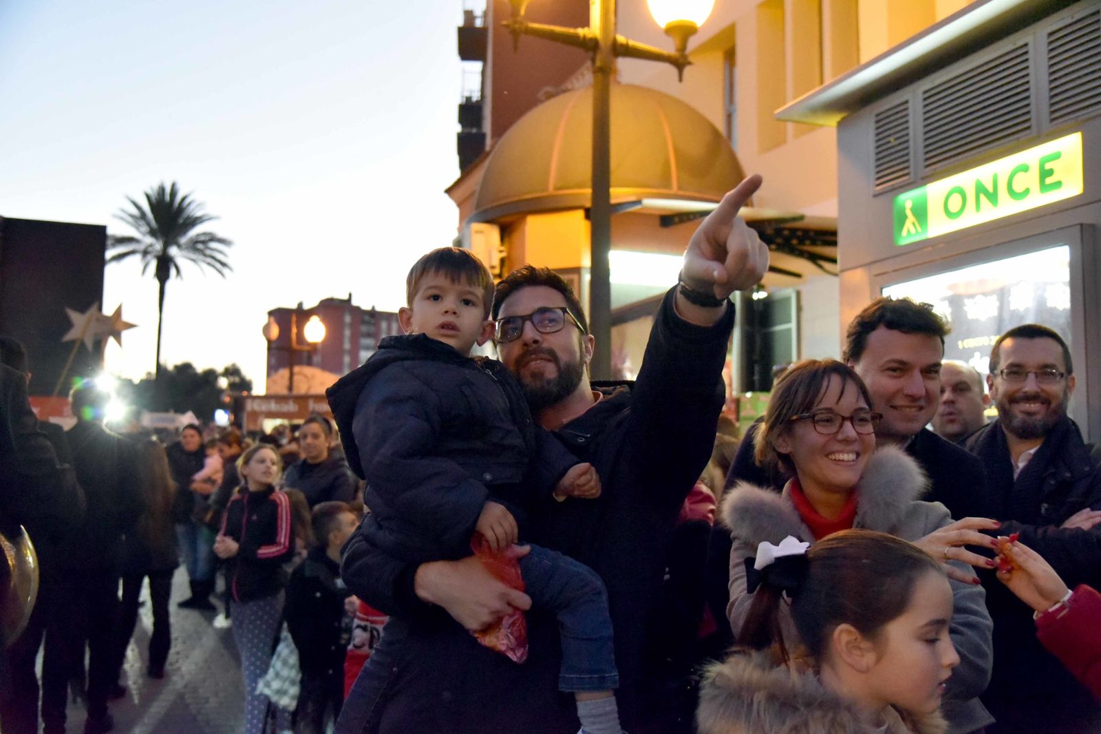 Cabalgata de Reyes magos en la Línea