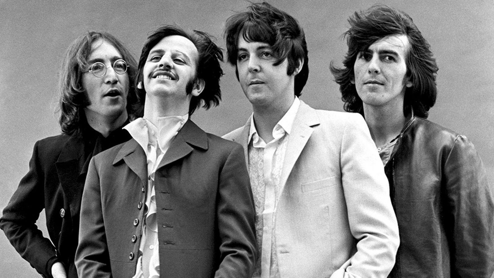 Junto a John Lennon, Ringo Starr y George Harrison: The Beatles.