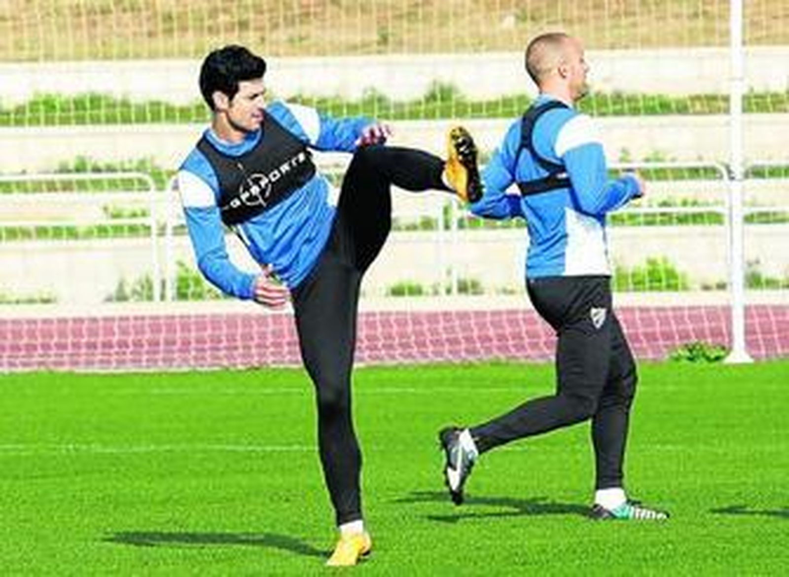 Javi Guerra, ayer, en su primer entrenamiento con la camiseta del Málaga.