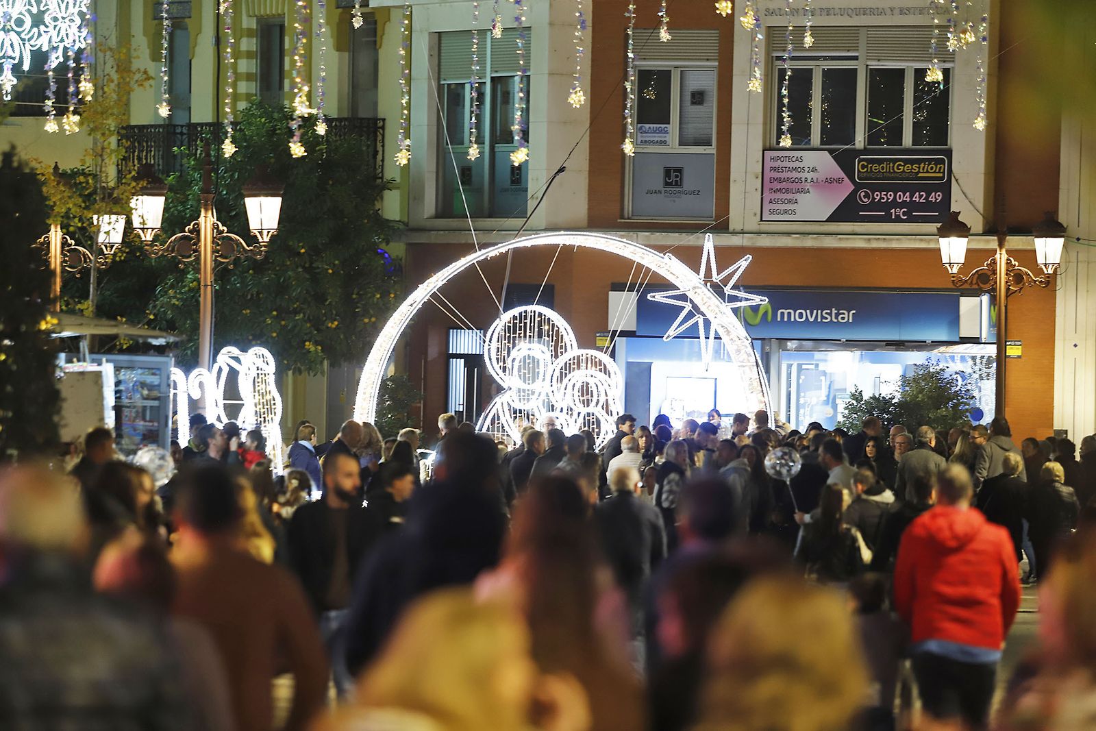 Imágenes del alumbrado navideño en las calles de Huelva