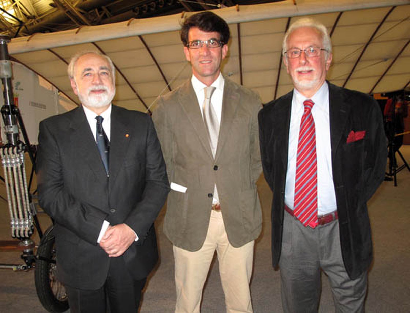 Juan Antonio Guerrero, Carlos Donaire y José Clemente, miembros de la Sociedad Space.

Foto: Victoria Ramírez