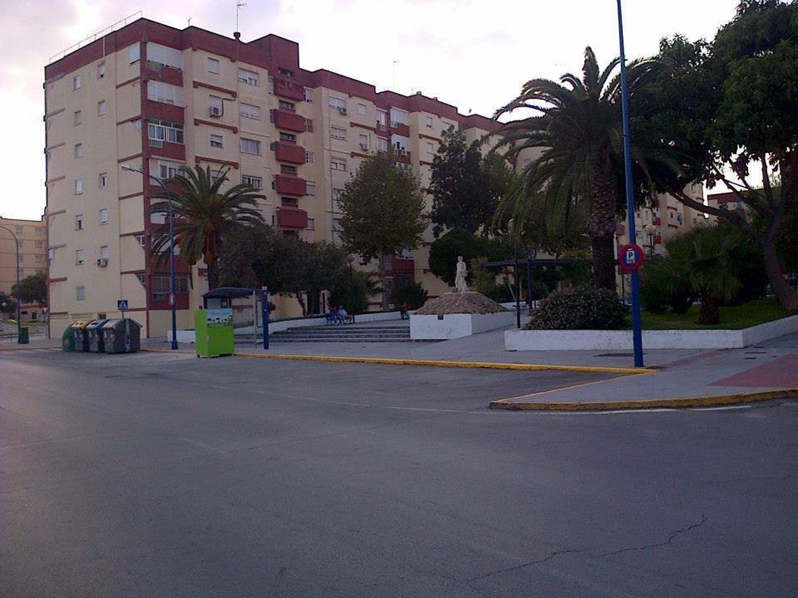 Bloques de viviendas de la plaza Tercio de Flandes, donde se encontró el cadáver.