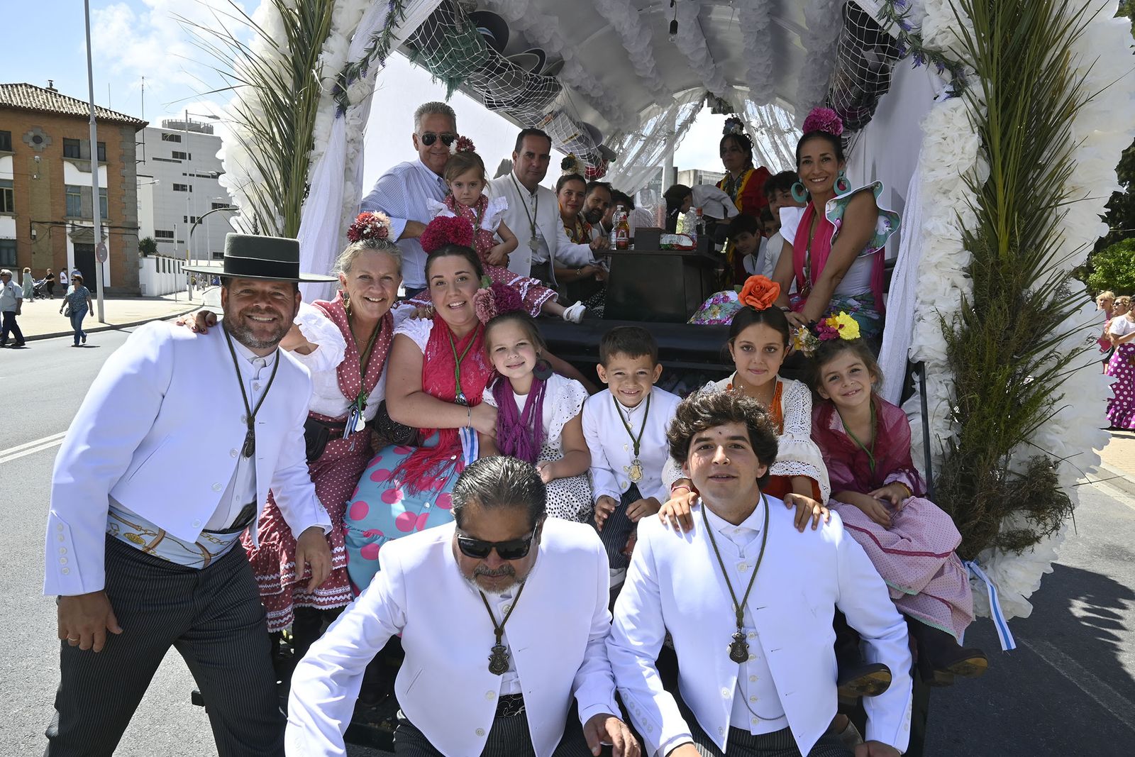 Todos los rocieros de la comitiva de la Hermandad de Huelva, en imágenes