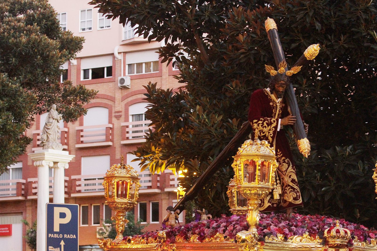 Imágenes del Señor de Pasión en la procesión del centenario de la hermandad