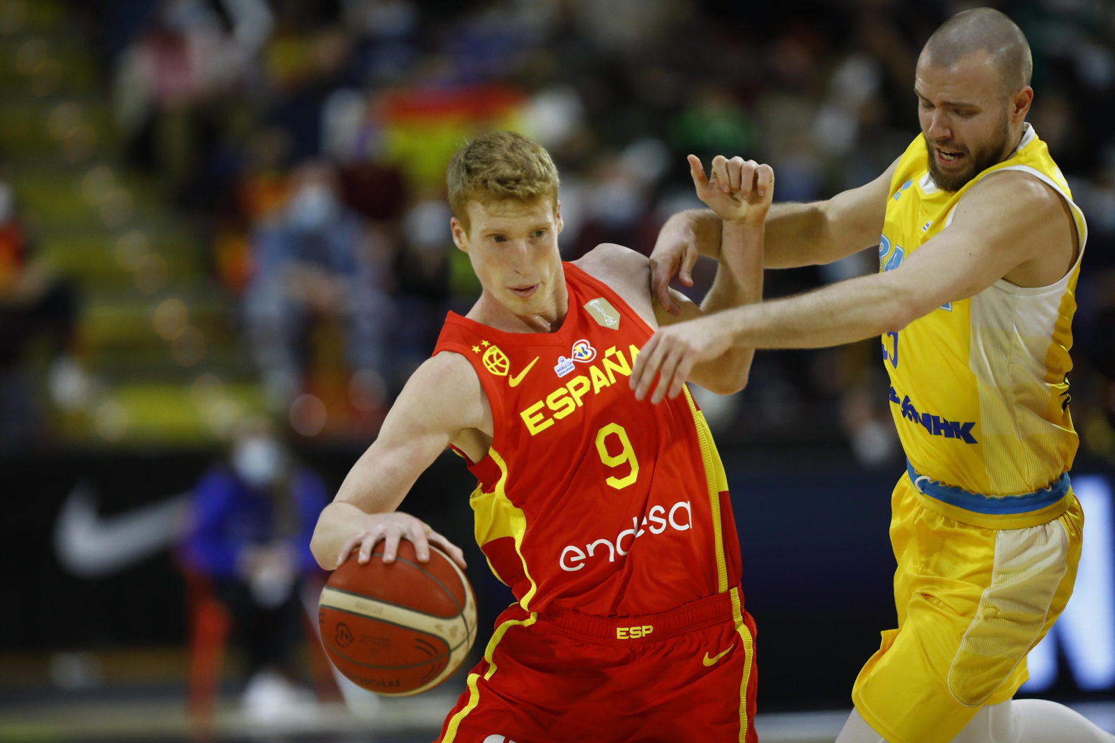 Las imágenes del emotivo encuentro entre España y Ucrania en Córdoba