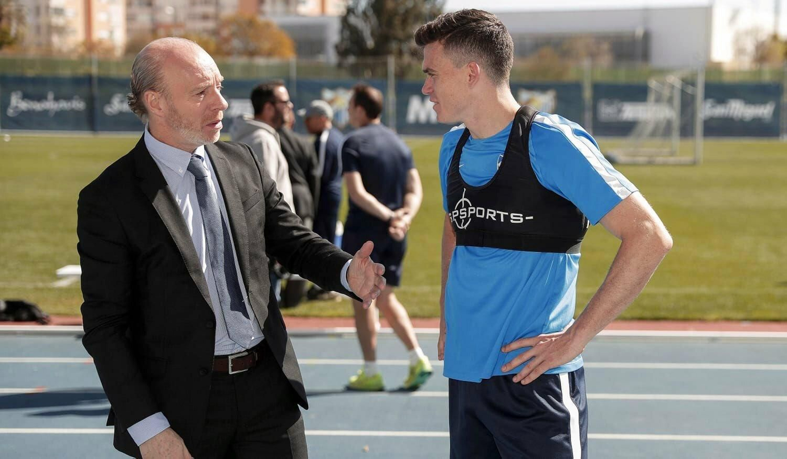 Jack Harper departiendo junto a Steve Archibald