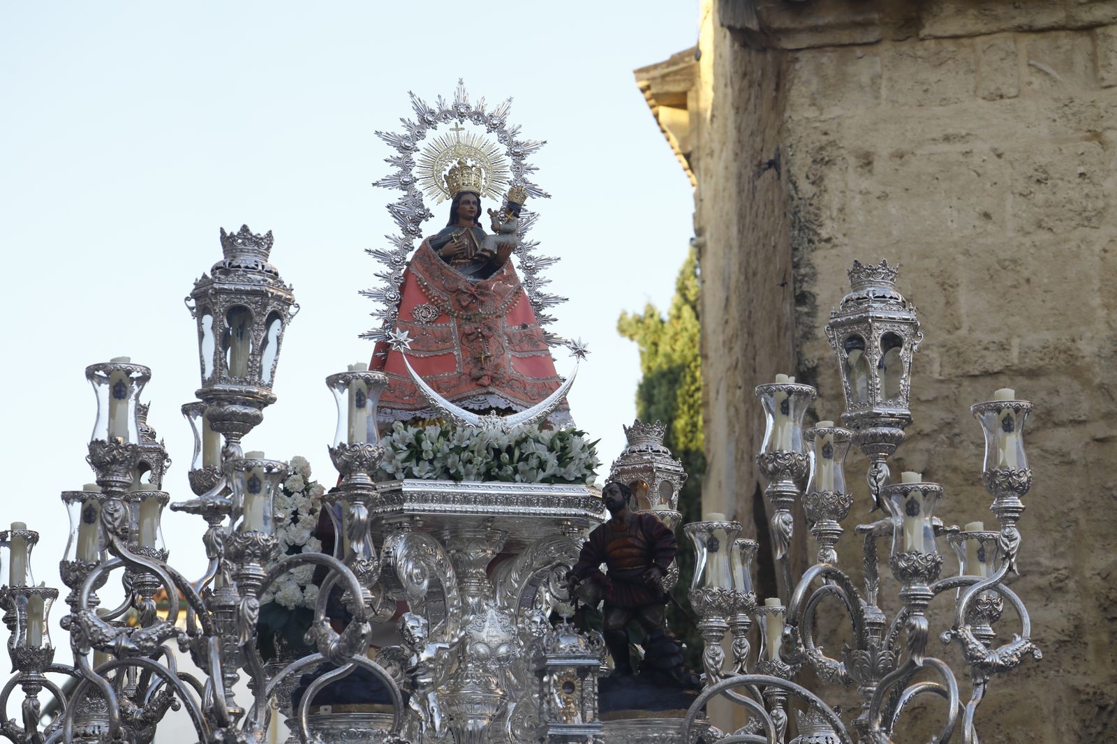 La procesión de la Virgen de Villaviciosa de Córdoba, en imágenes