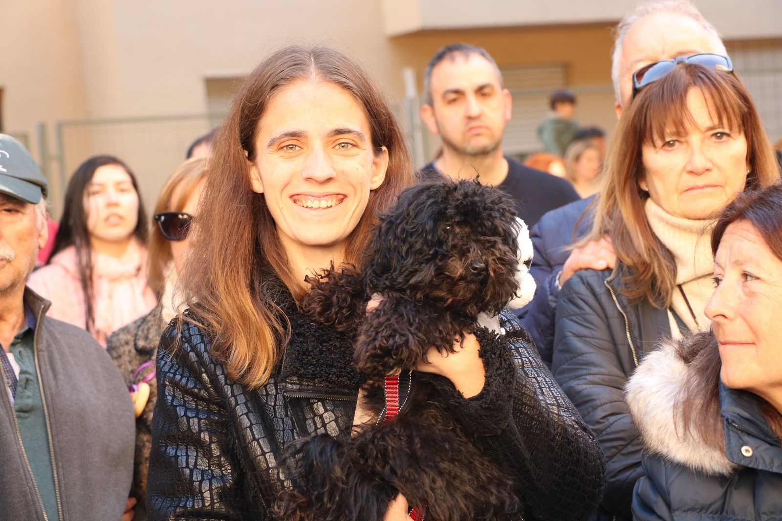 Así ha sido la bendición de las mascotas y la subasta de 'rabicos' en el casco histórico de Almería
