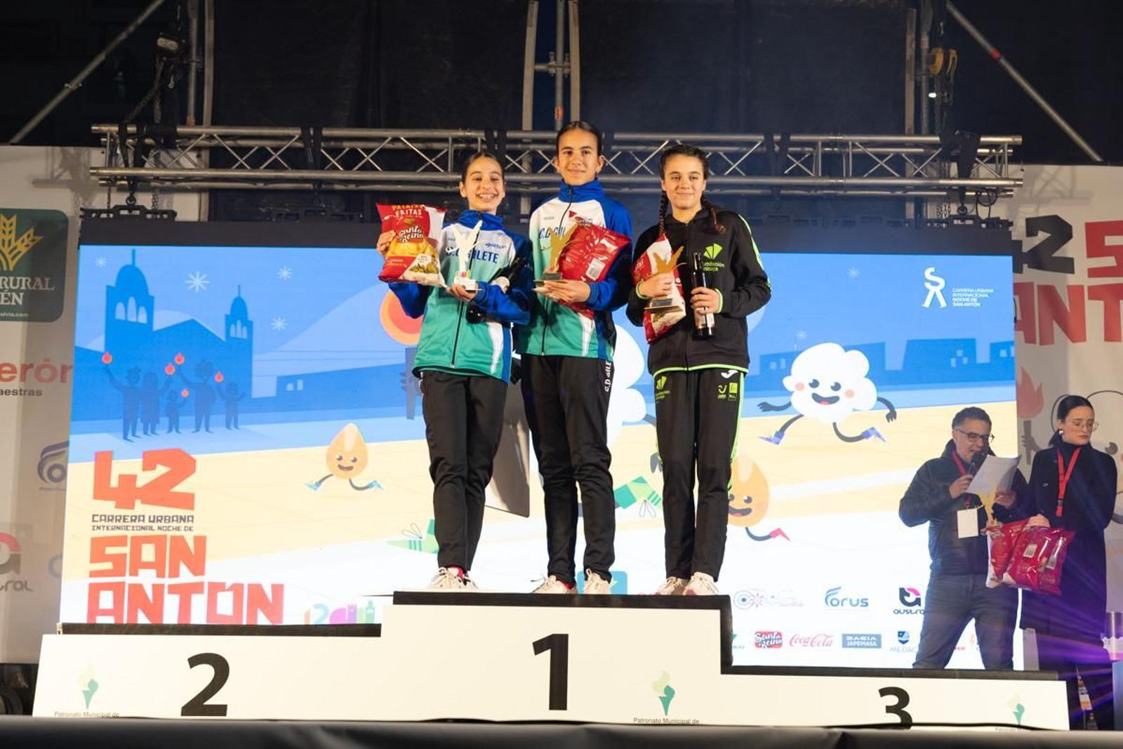En imágenes: más de 1700 participantes en la Carrera Infantil de San Antón