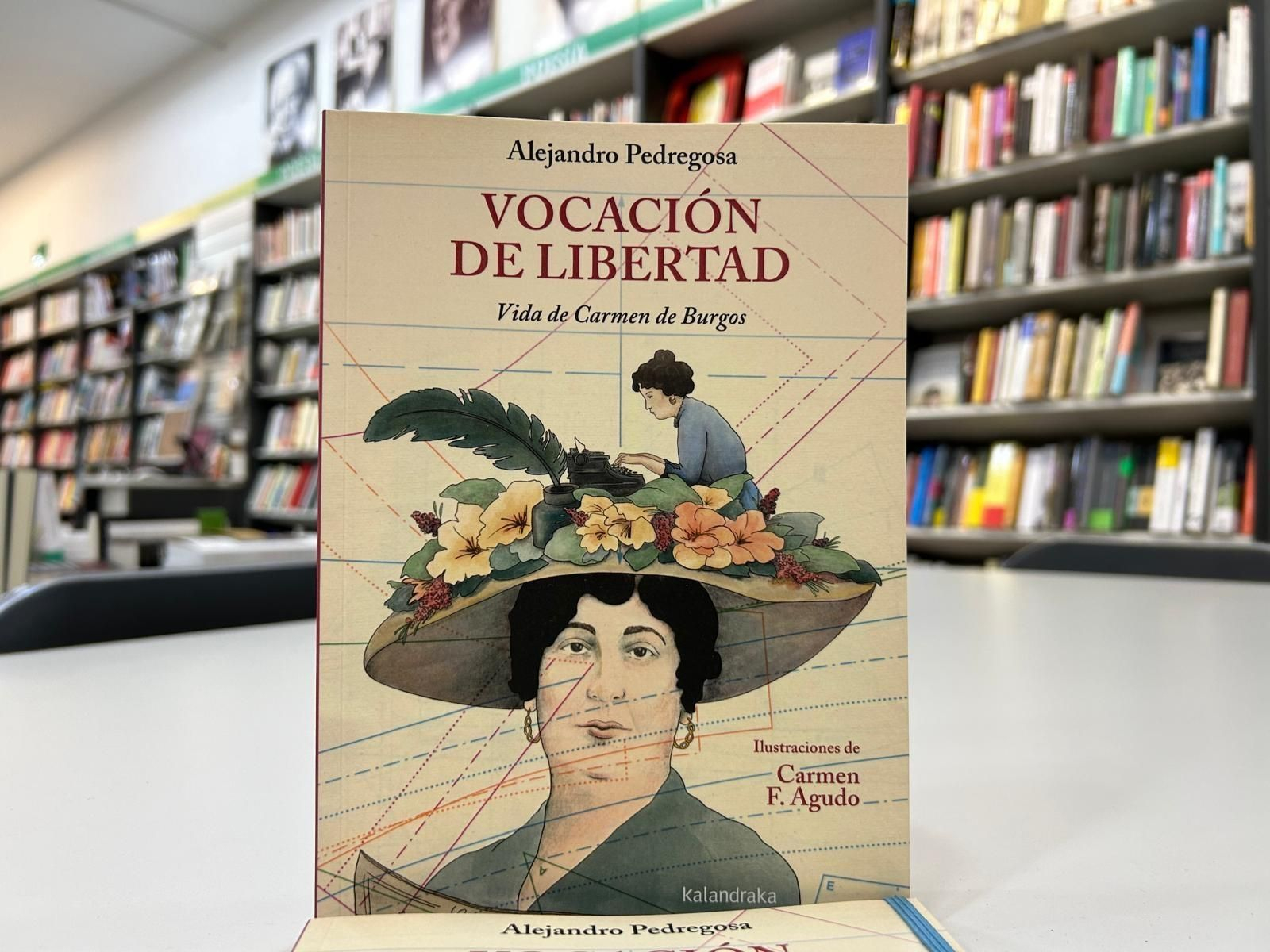 La nueva obra sobre Carmen de Burgos que se presenta en la Librería Picasso.