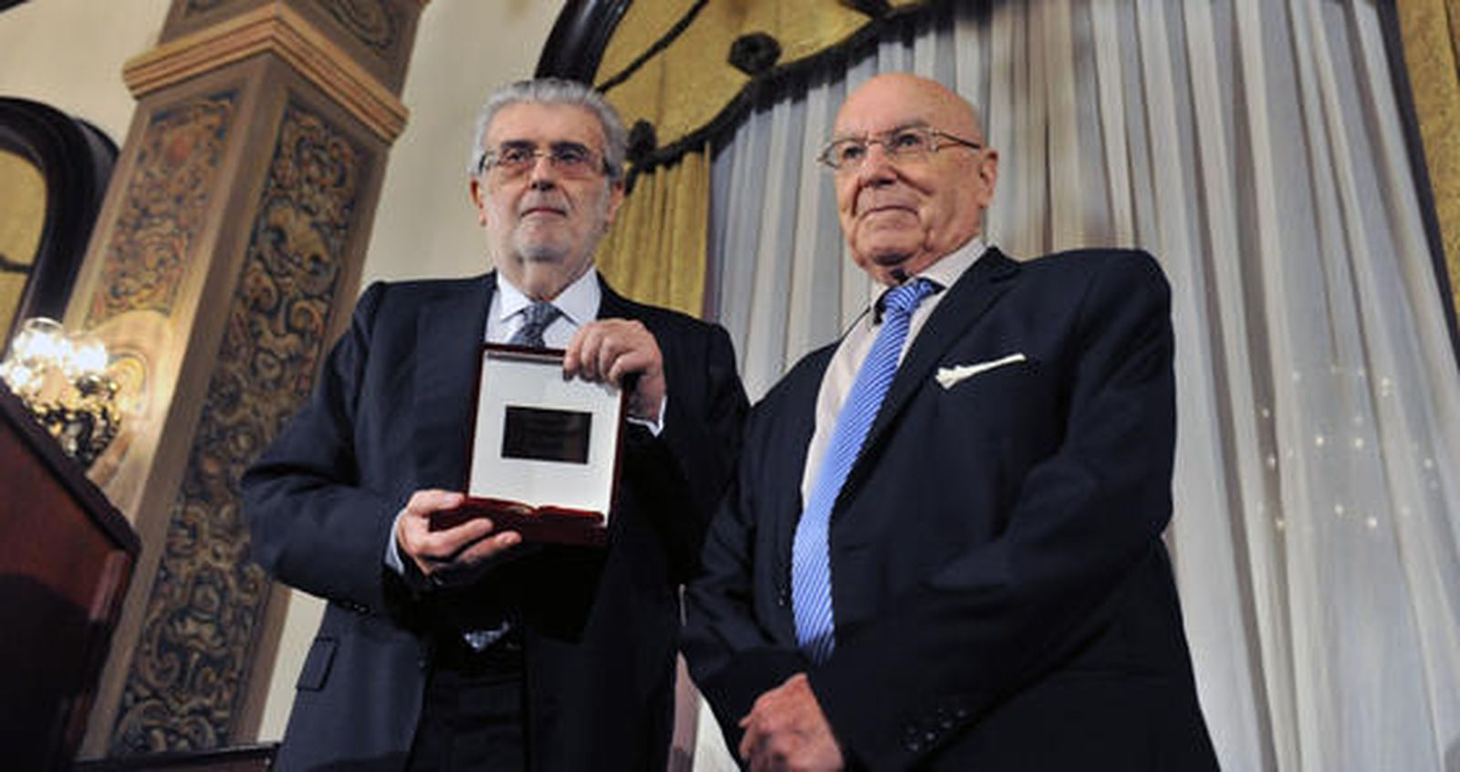 José Manuel Lara con Manuel Clavero. / Reportaje gráfico: Antonio Pizarro / Juan Carlos Muñoz / Juan Carlos Vázquez