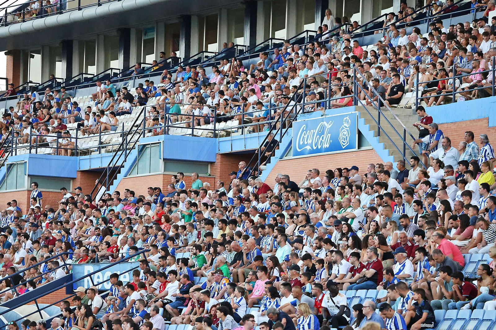 Aspecto de la grada de Tribuna en el Trofeo Colombino del año pasado.