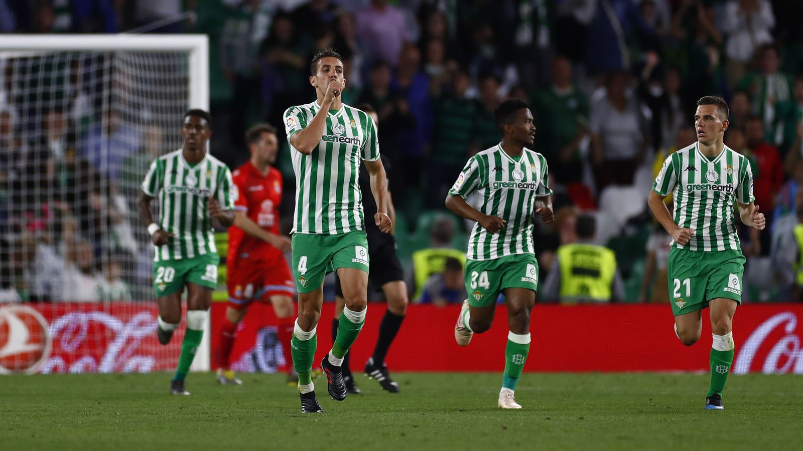 Feddal celebra el tanto del empate.