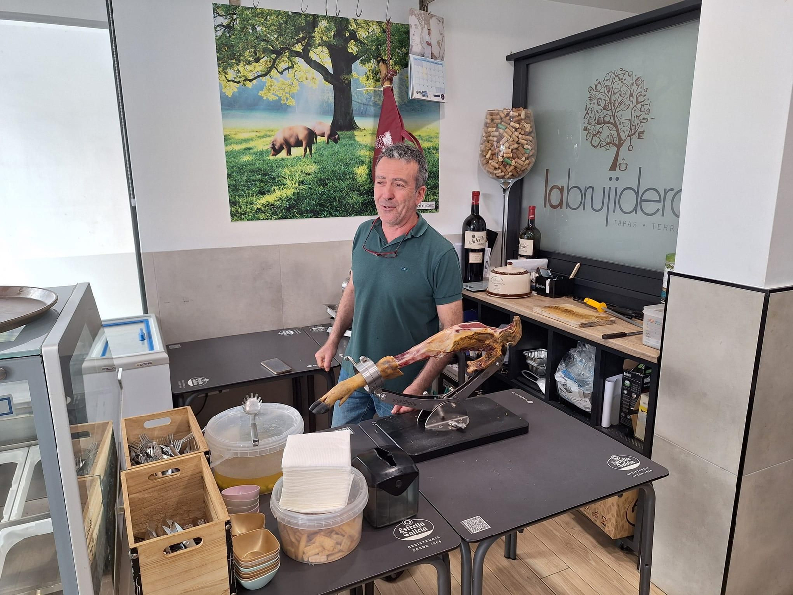 Cristóbal, copropietario de La Brujidera.