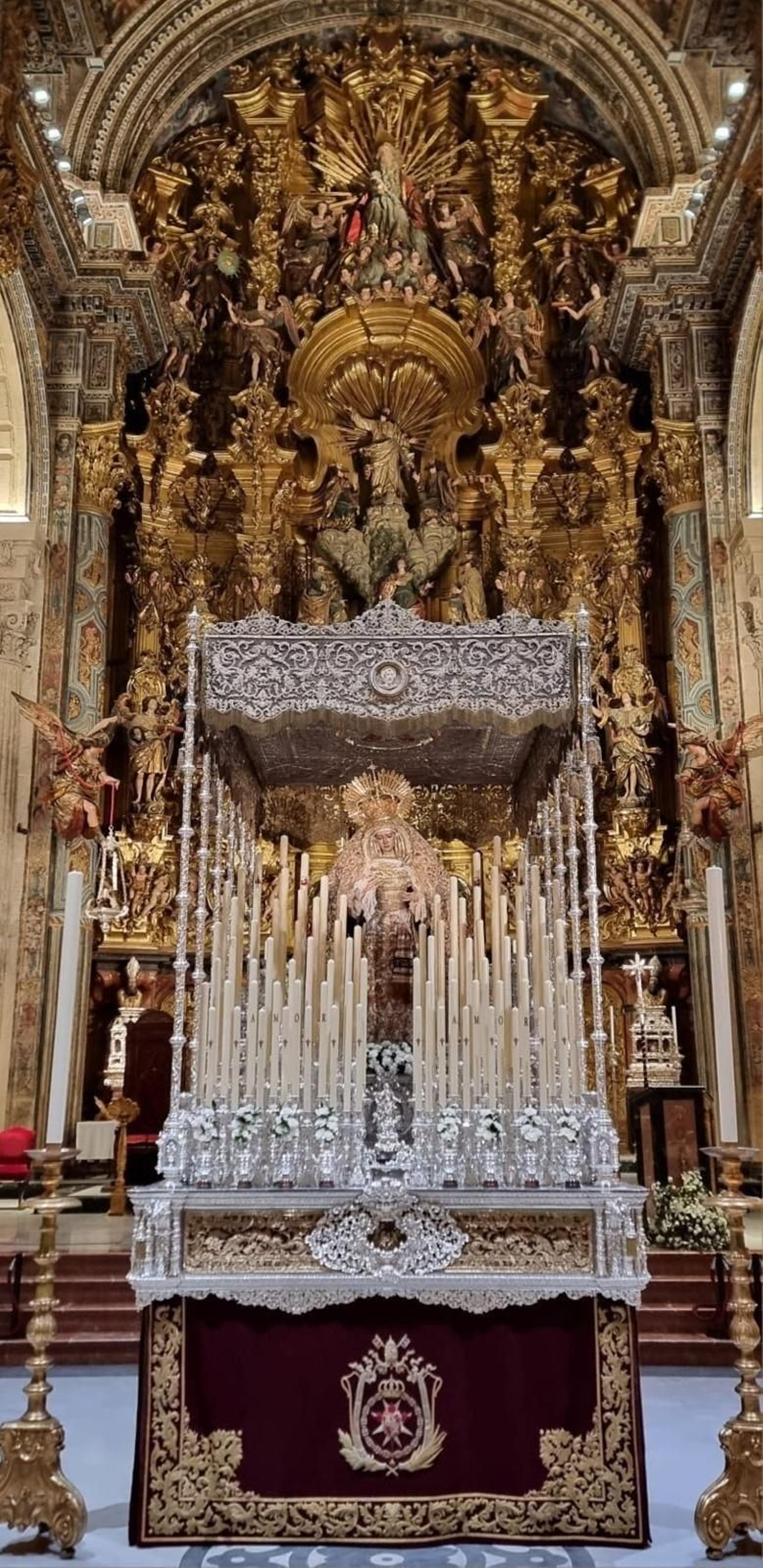 La Virgen del Socorro en su paso de palio.