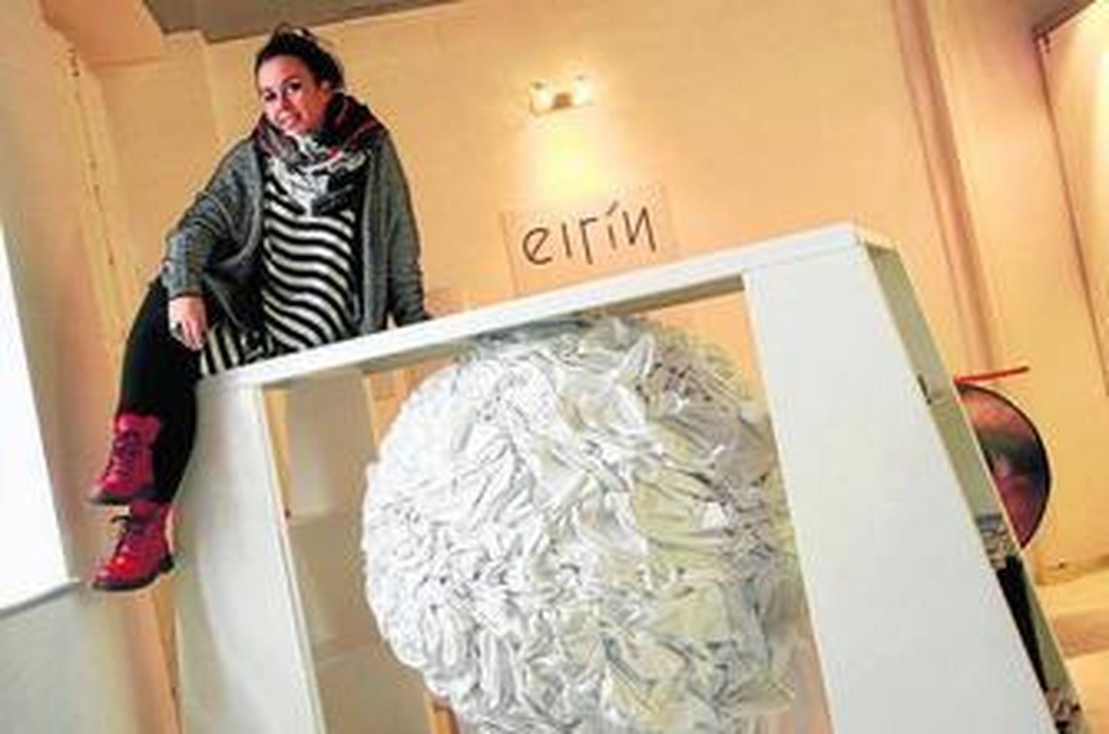 Mercedes Eirín, en el espacio artístico que acaba de poner en marcha, ubicado en la calle Don Pedro Niño número 17.