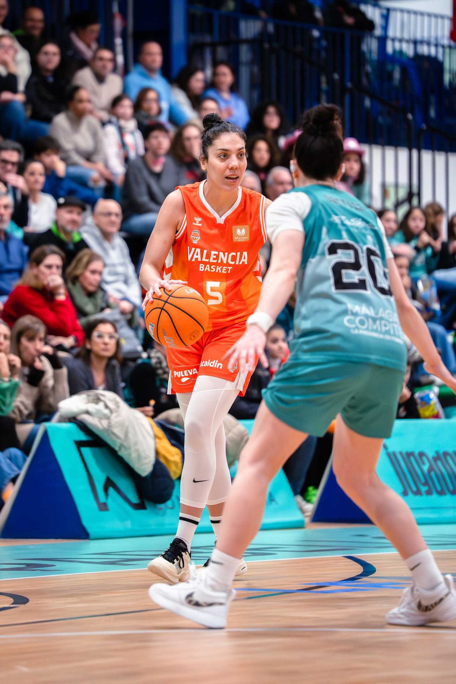 Apoteosis en Estepona; cae el campeón Valencia (67-66)