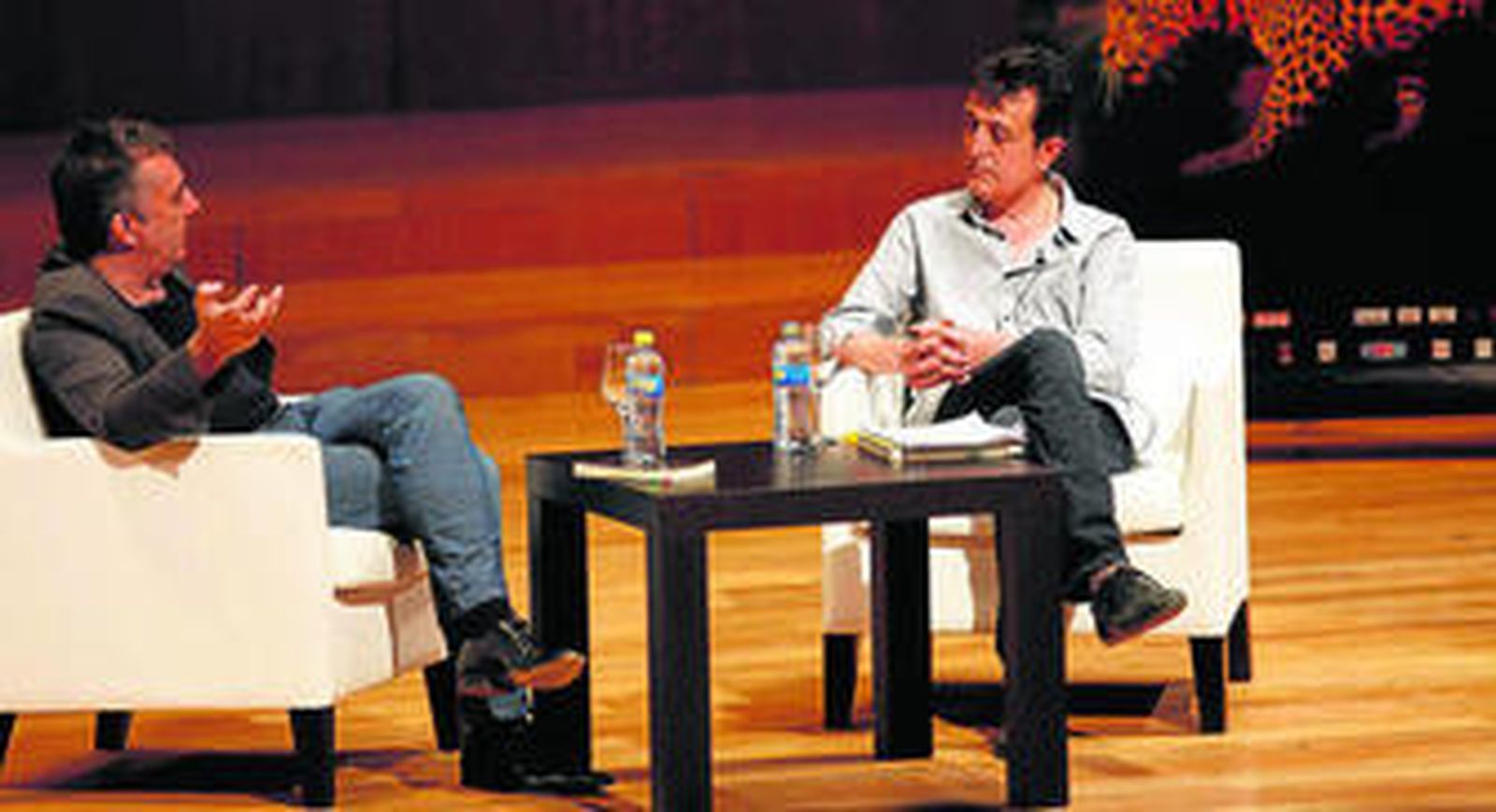 Manolo García y Manuel Vila Matas, en un momento de la conversación.