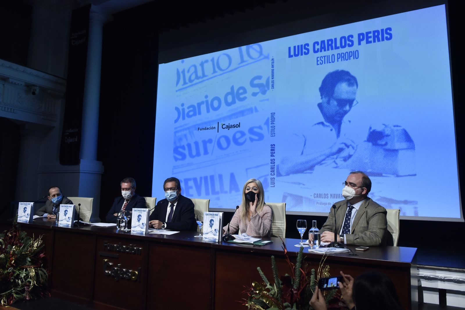 La presentación del libro de Carlos Navarro, sobre Luis Carlos Peris en imágenes