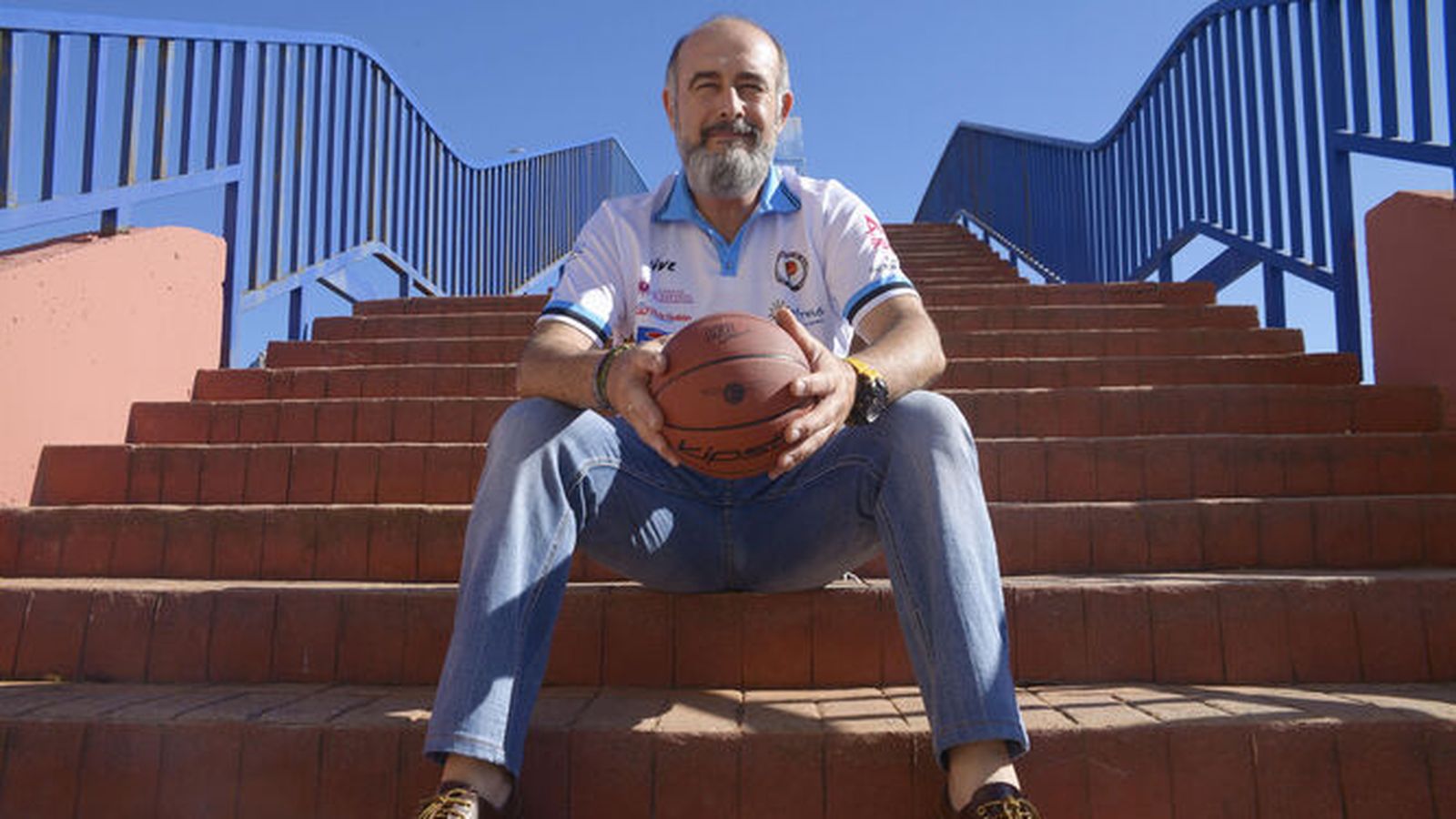 El entrenador linense Juan Antonio Cabeza