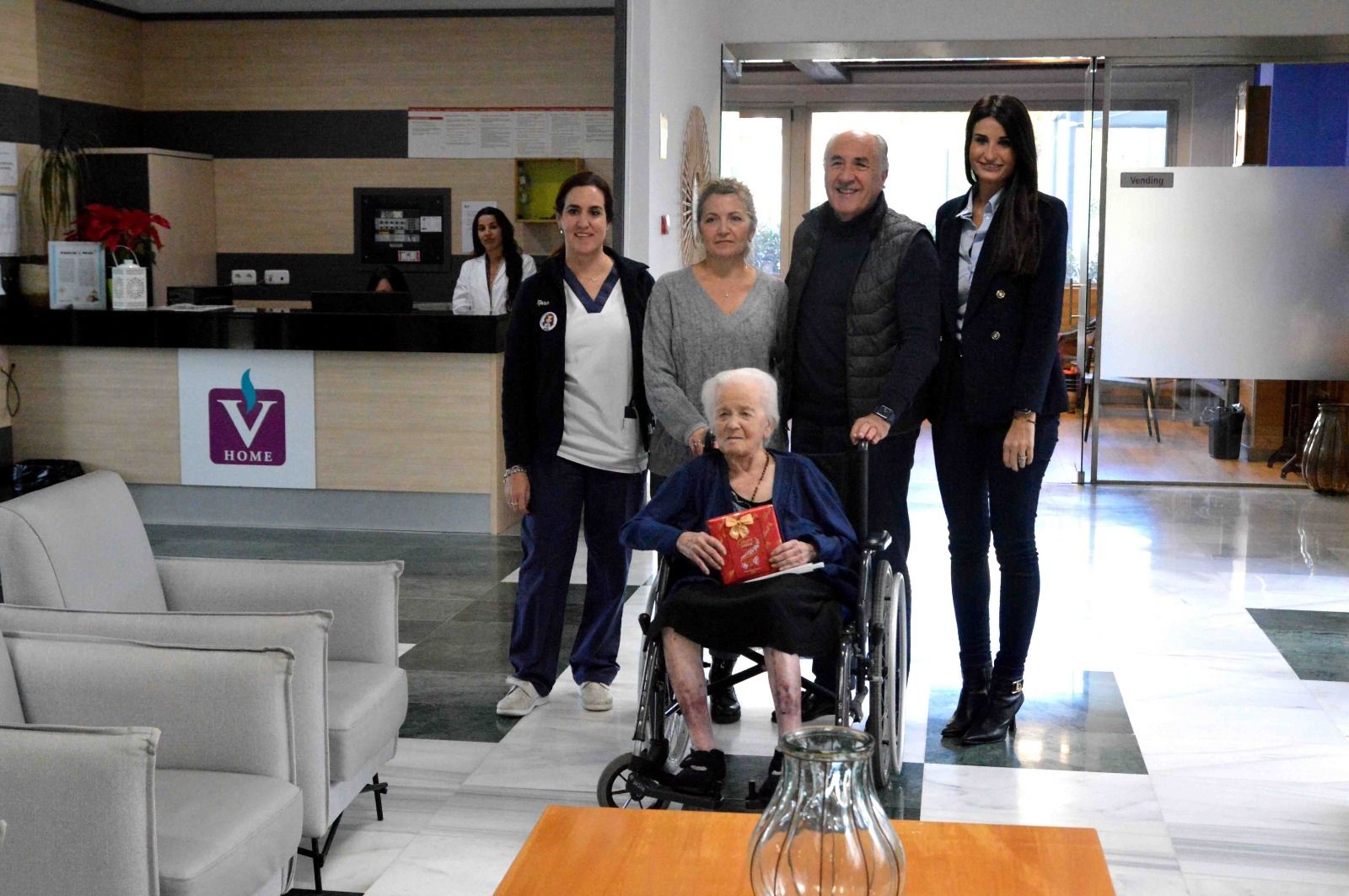 Bárbara Gavira, con José Ignacio Landaluce, Patricia Bueno, Palmira García y María Liberal.