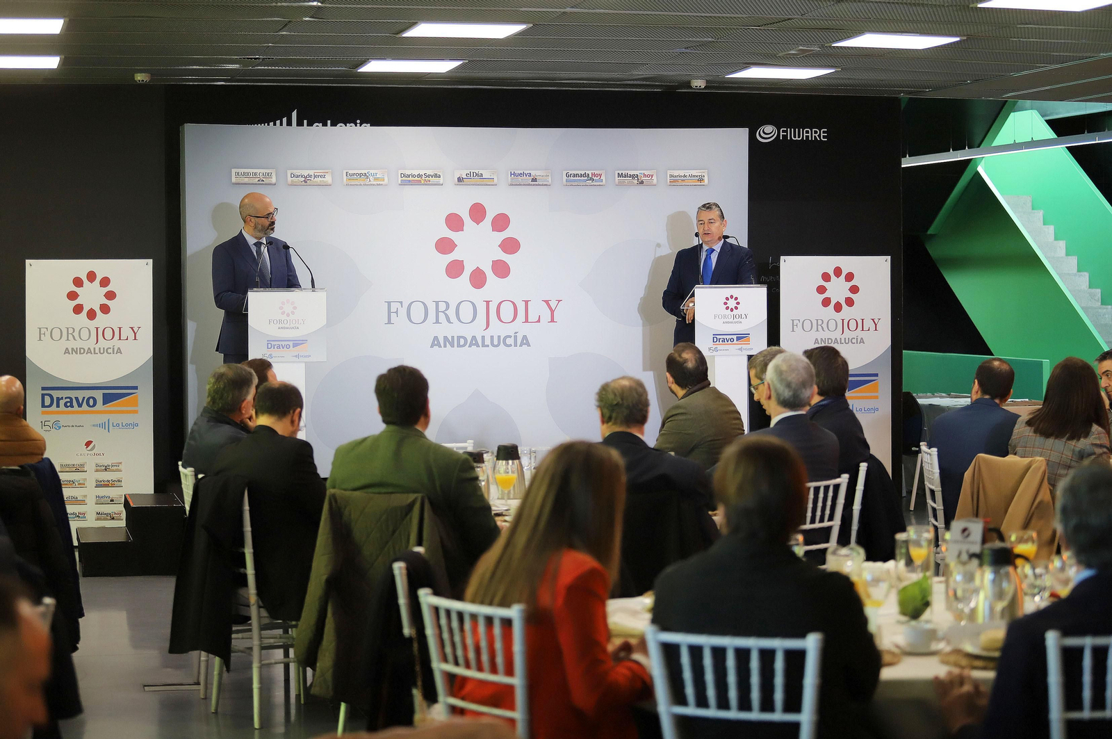 Imágenes del desayuno-coloquio con Antonio Sanz en el Foro Joly Andalucía celebrado en la Lonja de la Innovación del Puerto de Huelva