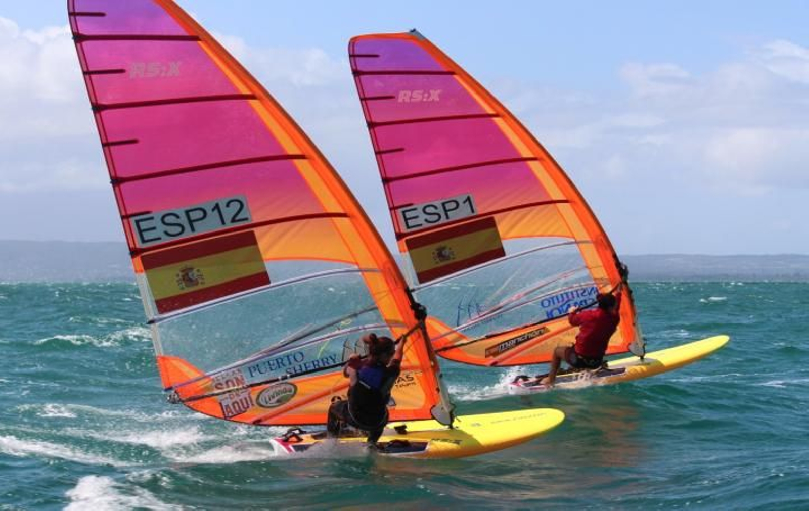 Lamadrid y Manchón, ambas del CN Puerto Sherry, navegan pegadas.