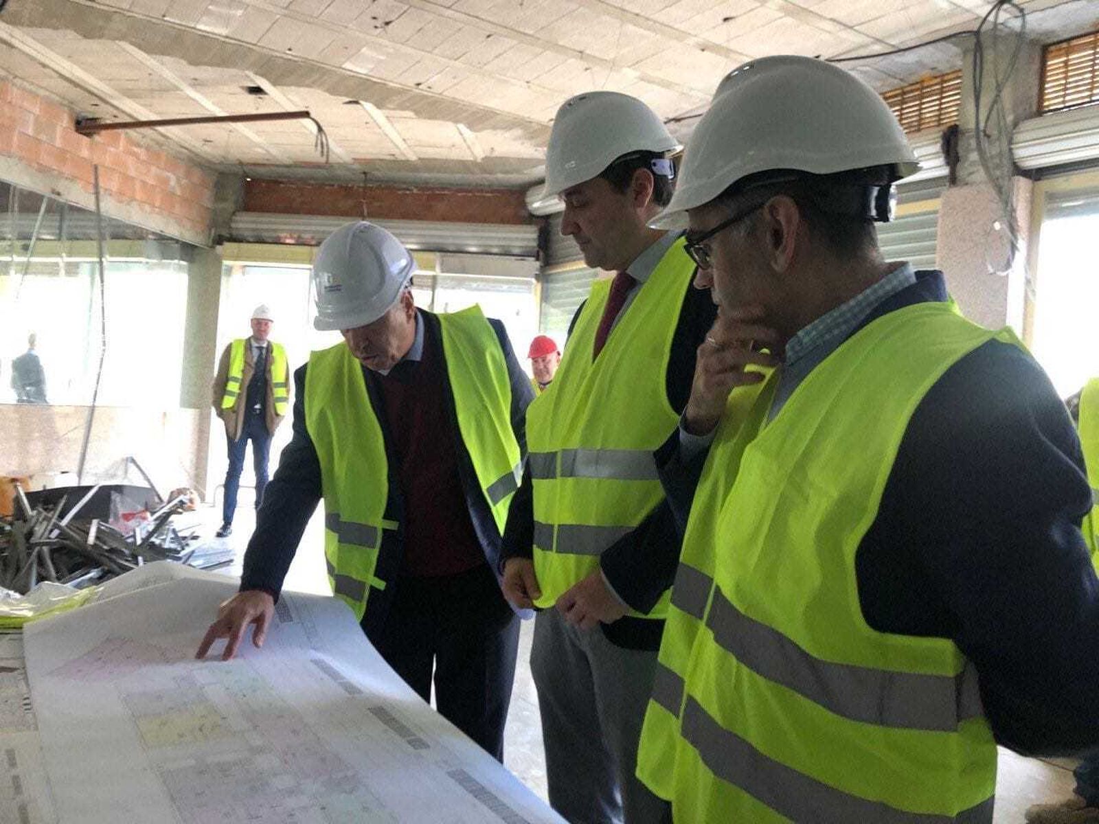 El alcalde de Córdoba, José María Bellido, en su visita a las obras.