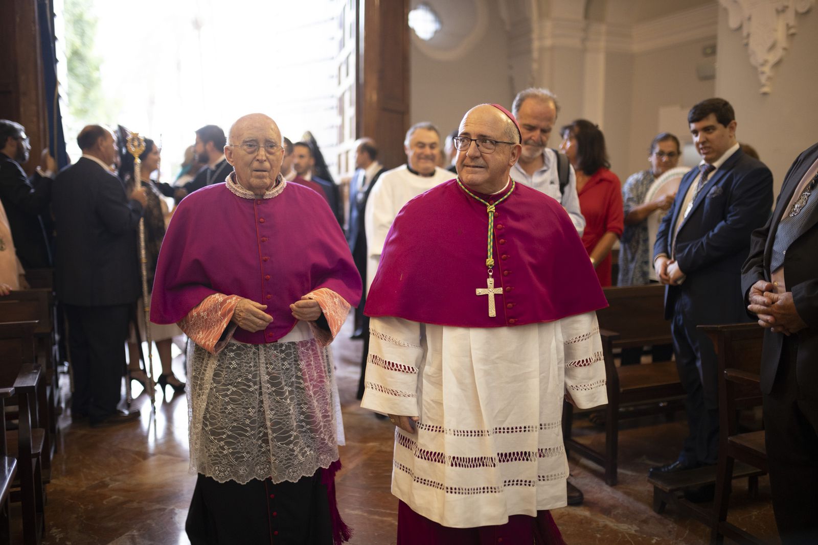 Imágenes de la procesión de la Virgen de la Cinta por el centro de la ciudad