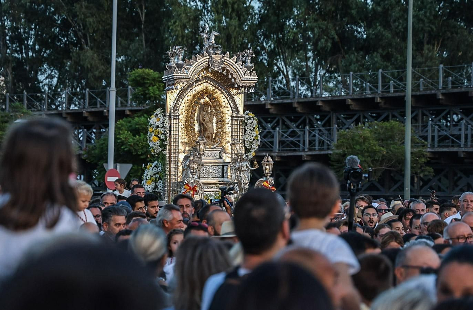 Magna Mariana Huelva 2025: Imágenes de la Virgen de los Milagros en su llegada a Huelva
