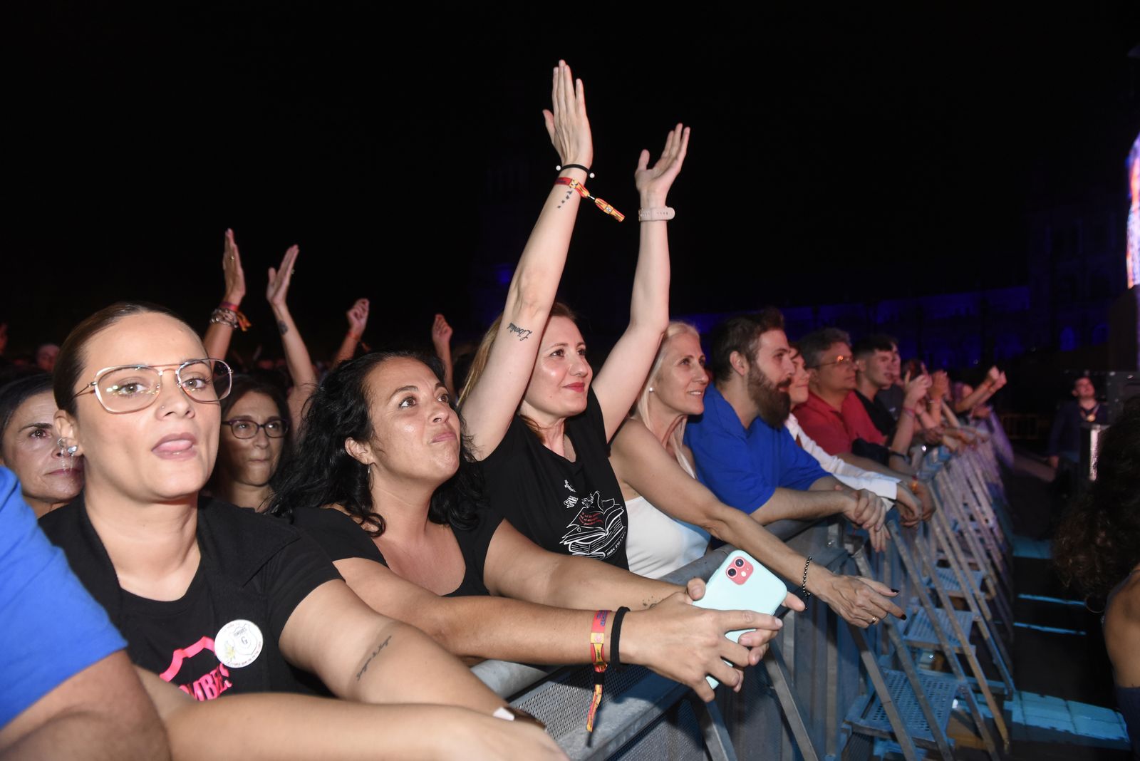 Búscate en el concierto de Seguridad Social y Hombres G de Icónica