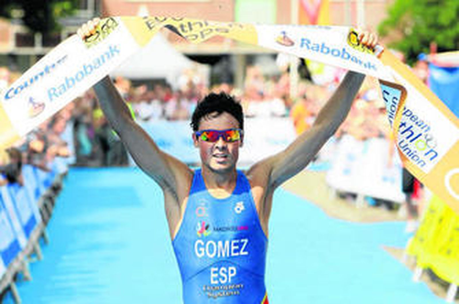 El triatleta español Gómez Noya es triple campeón del mundo de la especialidad.
