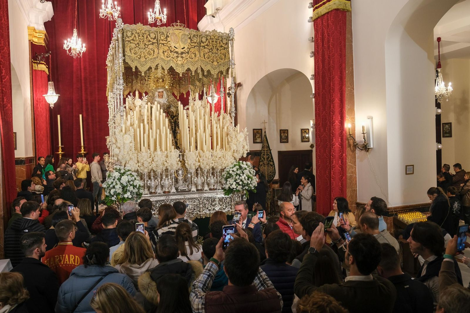 Visitas al Cachorro y Esperanza de Triana previo a sus traslados a la Catedral