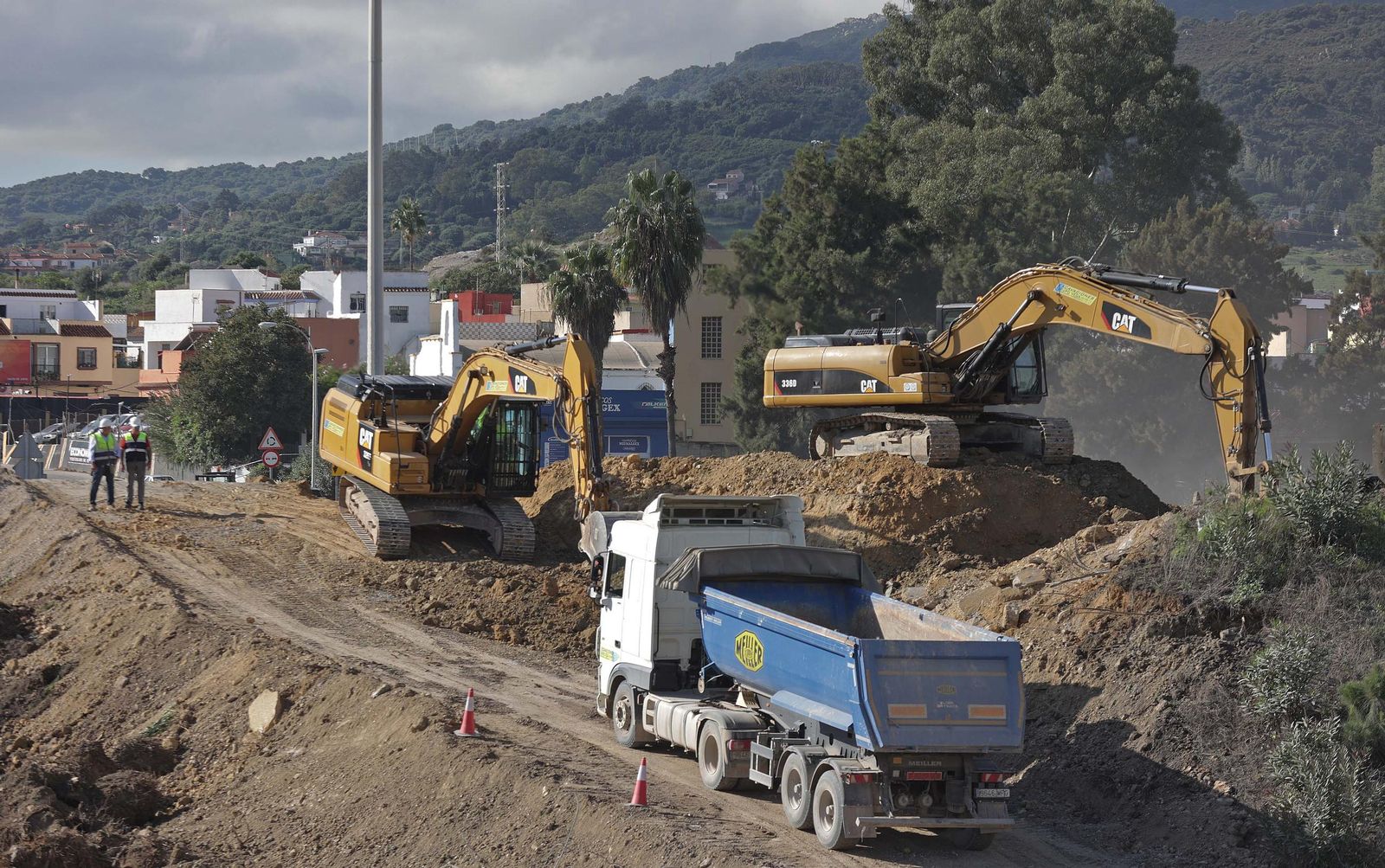 Fotos de la demolición del puente de Los Pastores en Algeciras