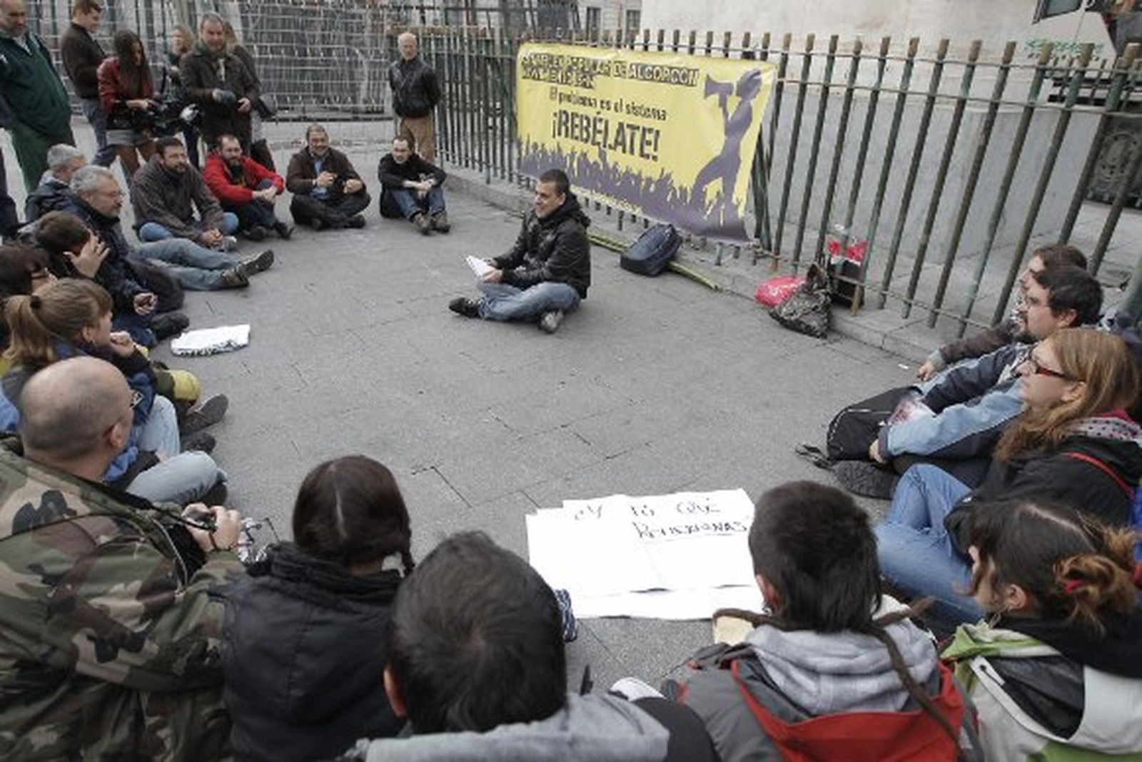 Escasa asistencia a la 'reflexión' sobre la democracia del 15-M en la Puerta del Sol de Madrid