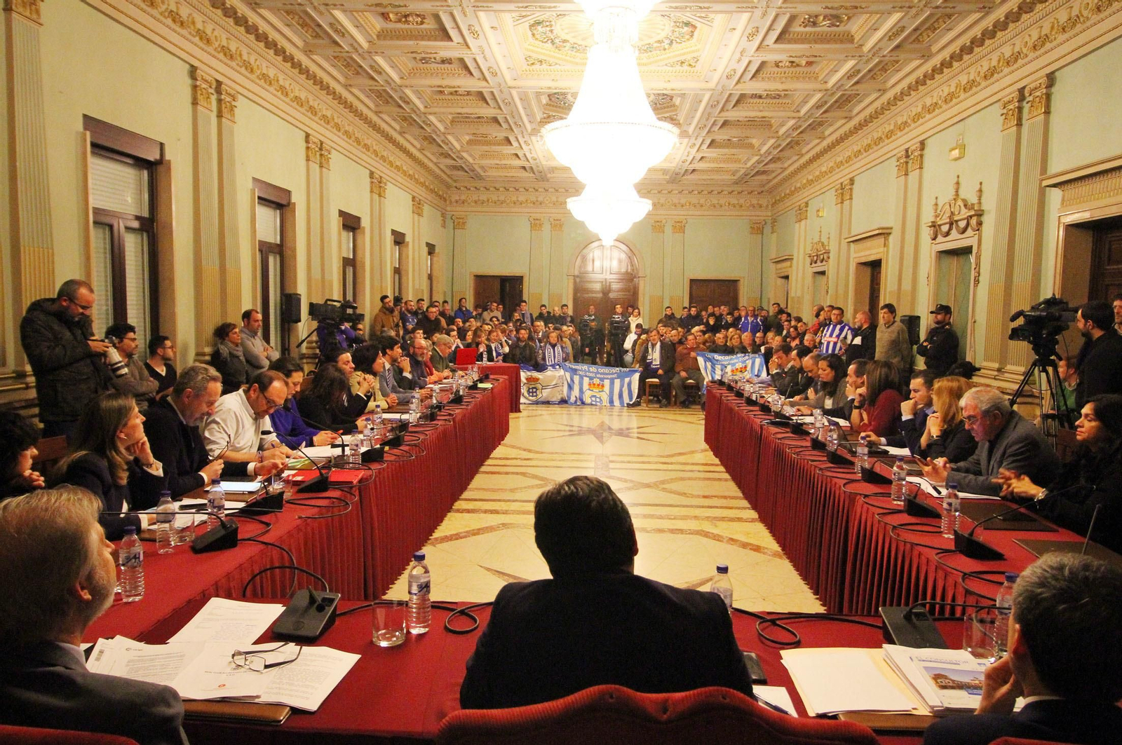 Pleno municipal para la aprobación del pago por tercero de la deuda con Hacienda del Recre.