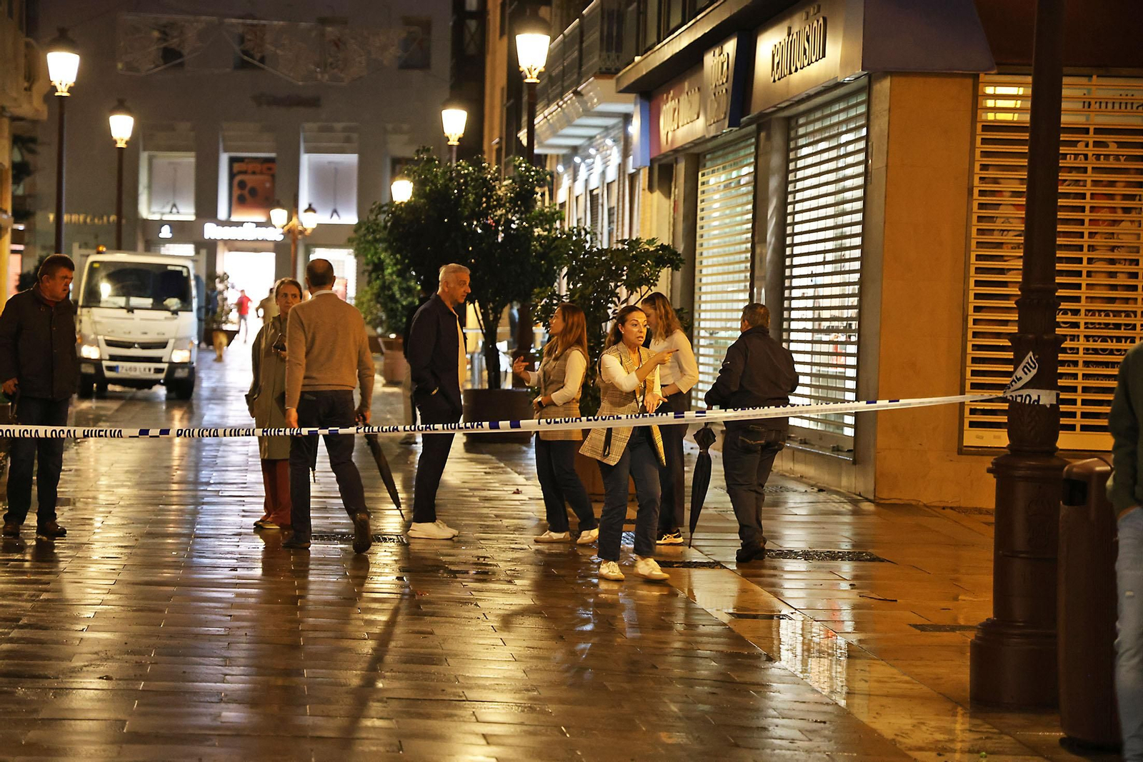 Imágenes del caos en Huelva por la borrasca Claudia con inundaciones, riadas y cortes de carreteras