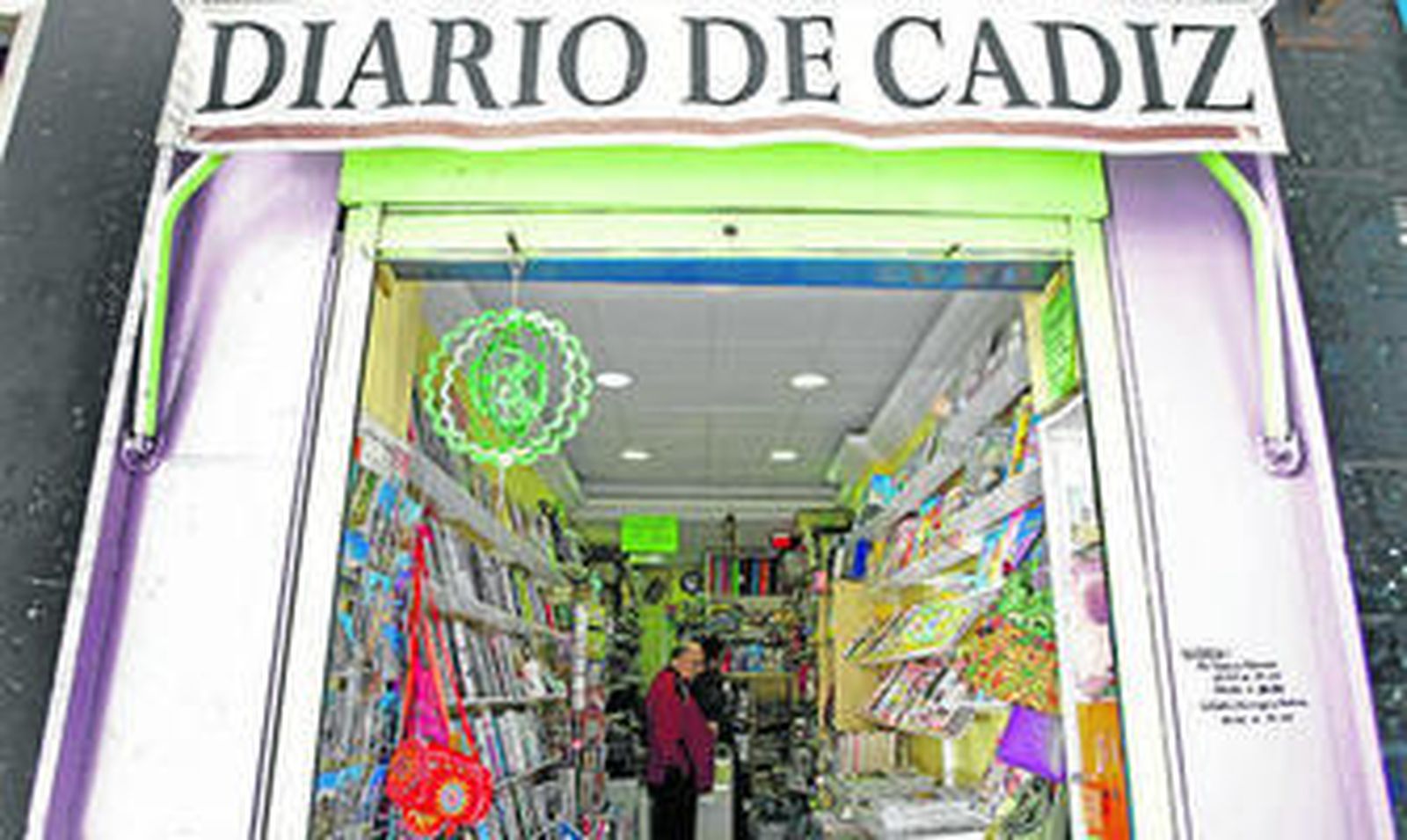 Entrada a la papelería Zarcos, en la avenida Cayetano del Toro de Cádiz.