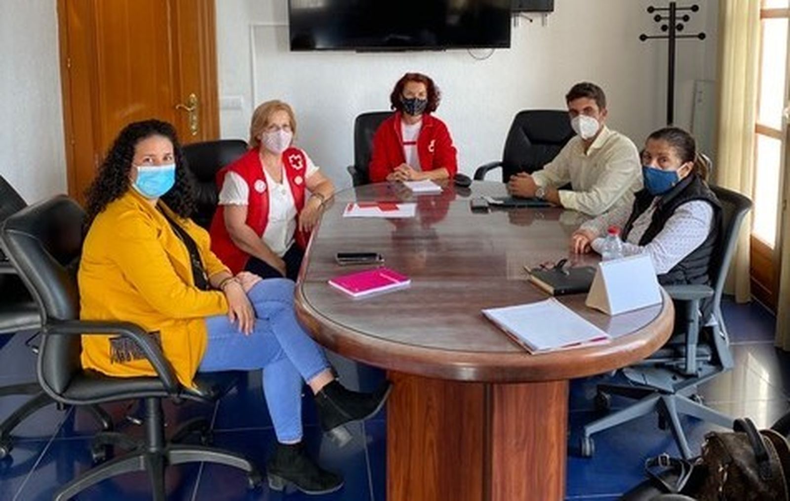 Mojácar tiende la mano a Cruz Roja para ayudar a 62 familias en riesgo