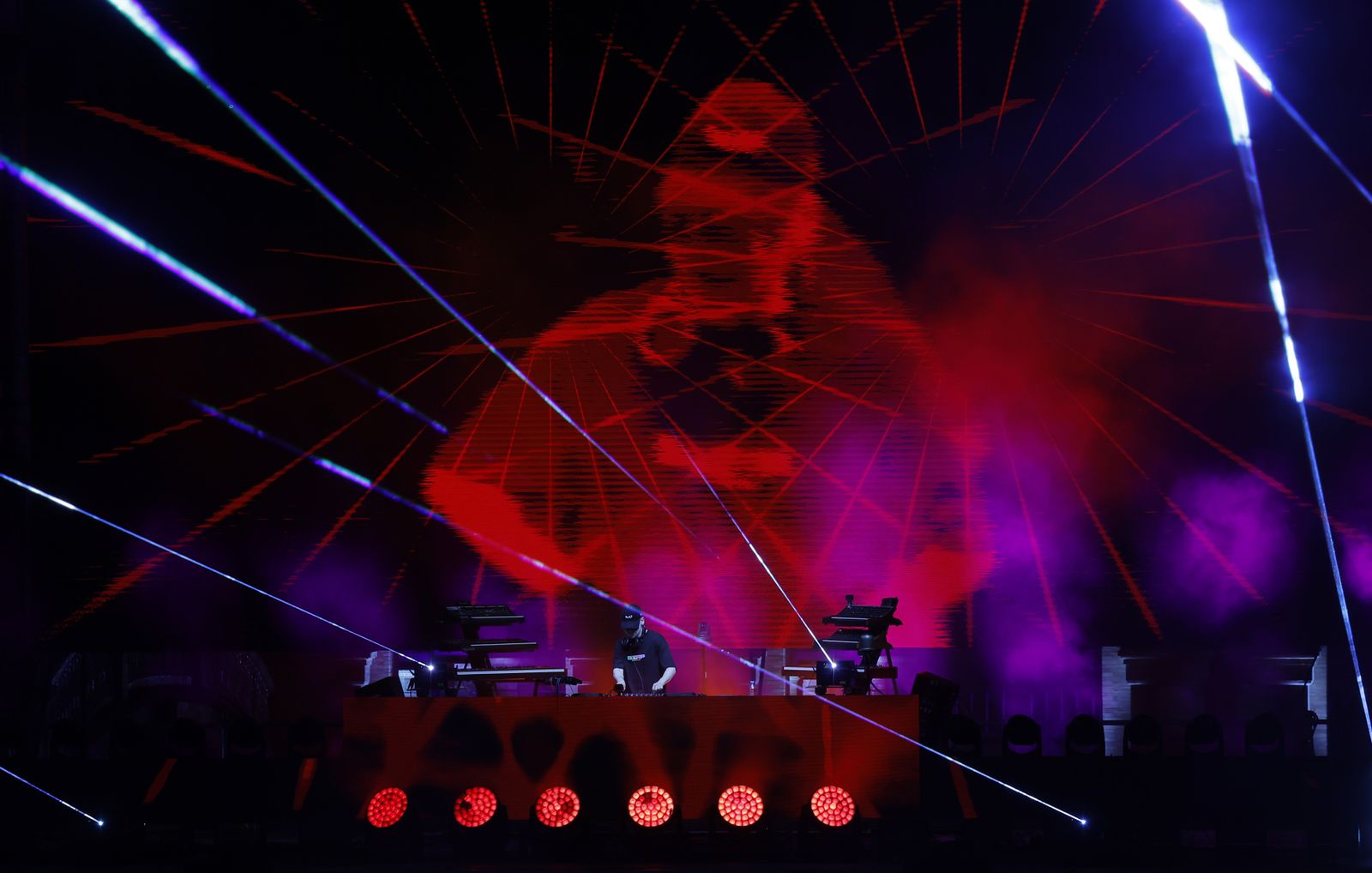 Las imágenes del concierto de Bizarrap en el Icónica Fest